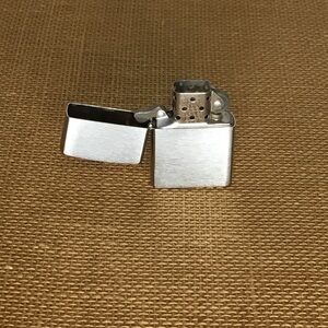 Zippo K O2 Bradford Flip-top Brushed Chrome Windproof Lighter - B424